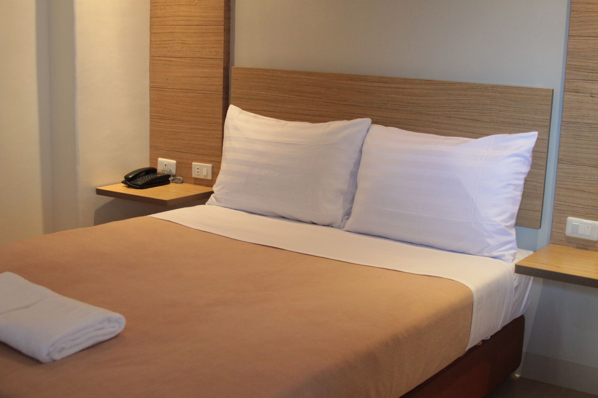 Chambre Mactan Hotel Lapu-Lapu City Exterior foto